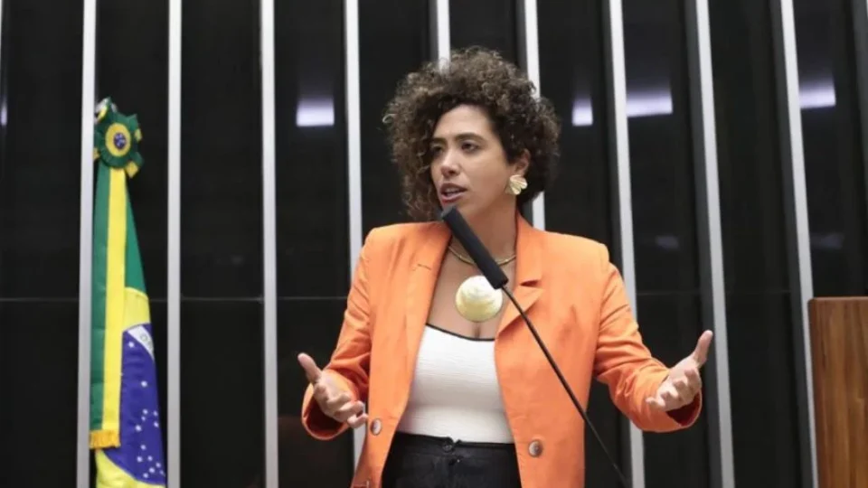 Câmara retira escolta policial de Talíria; deputada cobra revisão da decisão de Motta