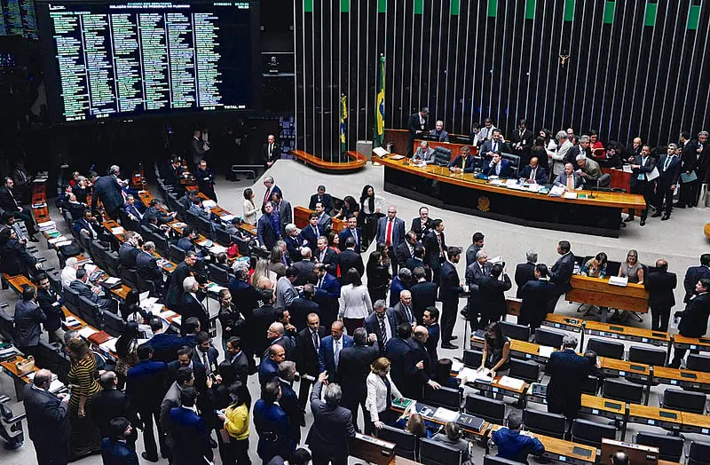 Ao reunir diferentes partidos em uma mesma estrutura, as federações influenciam a distribuição das cadeiras e a composição das bancadas no Congresso. Créditos: Luis Macedo/Câmara dos Deputados
