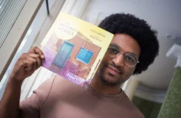 Wesley Barbosa lança livro infantil na FLIP e leva memórias da favela para novos leitores