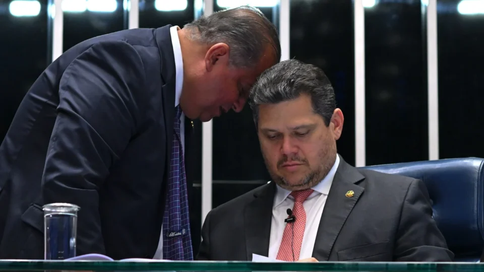 ALCOLUMBRE PERDEU