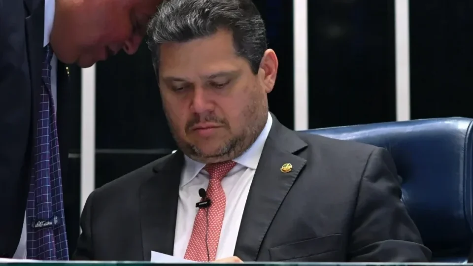 Mobilização dos caminhoneiros obriga Senado a aprovar MP do Frete