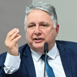 Advogado de Garotinho aparece como autor de parecer da Procuradoria por anulação de votos