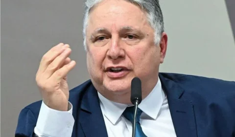 Juiz determina que Garotinho cumpra sentença que o deixa inelegível