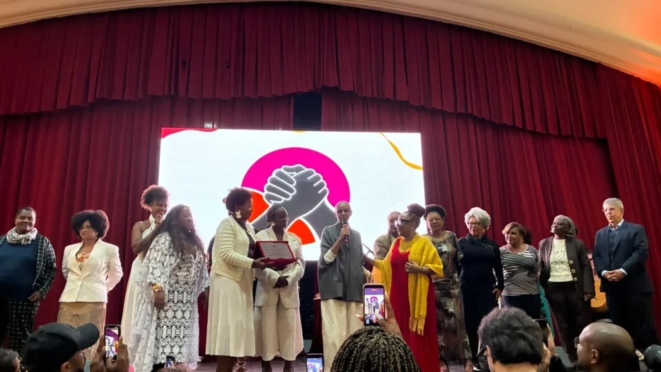 Mulheres Pretas no Poder reúne lideranças negras em noite de homenagens