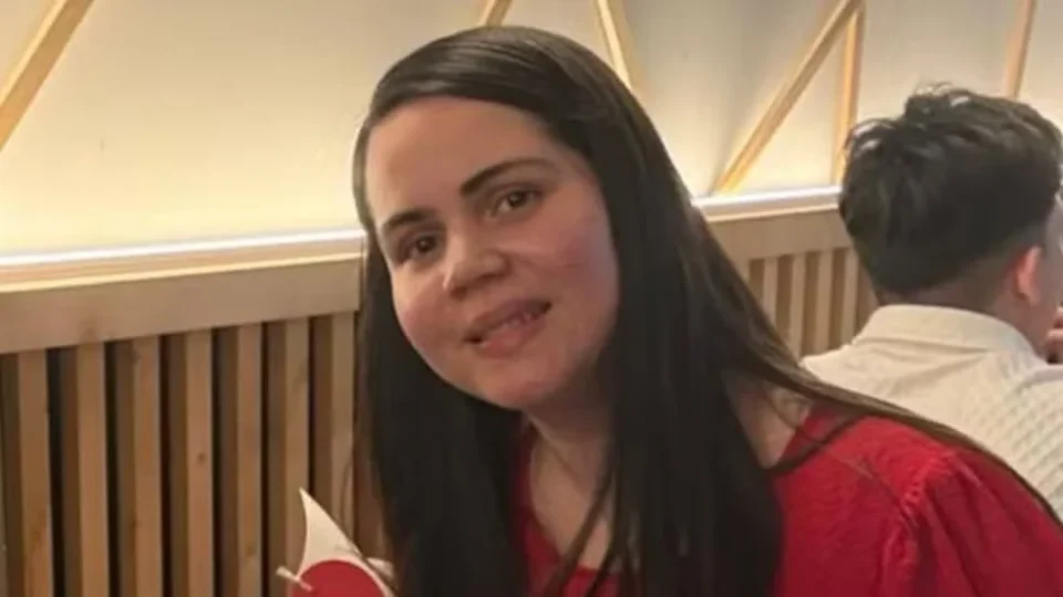 Brasileira é assassinada a facadas em Barcelona; filho de 8 anos pediu ajuda