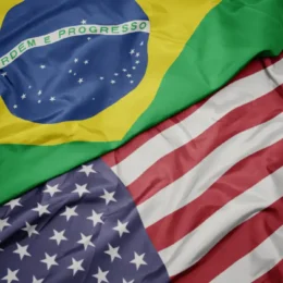 Relação comercial entre Brasil e EUA só vai melhorar após acordo, diz ministro da Indústria