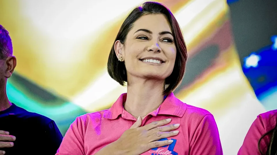 Após deixar o PL Mulher, Michelle Bolsonaro lança movimento ‘Imparáveis’