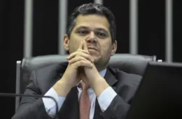 Alcolumbre evita reunião de líderes e mantém PEC do fim da escala 6×1 travada