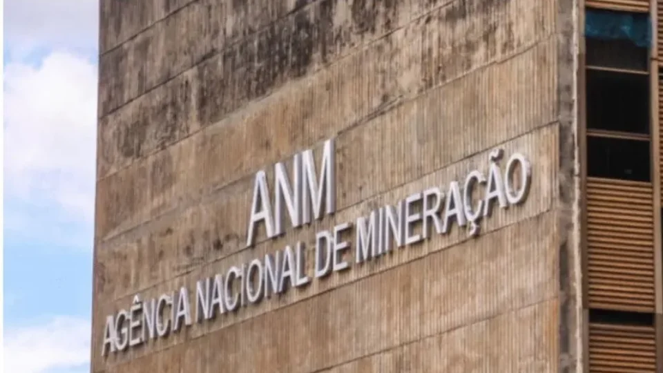 MP pede a TCU que investigue ANM por devolver alvarás abandonados à mineradora