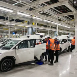 Concorrência chinesa: preço médio de carro zero cai pela primeira vez em seis anos