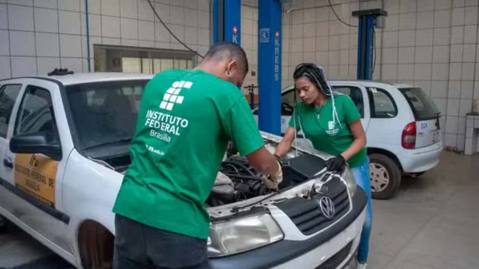 Veja as áreas com mais chances de emprego para quem faz curso técnico