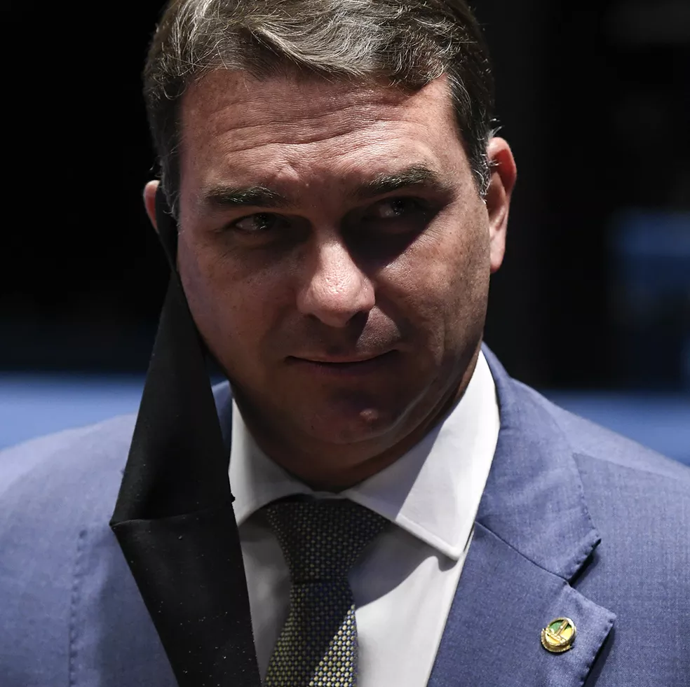 flavio bolsonaro pandemia covid 2021