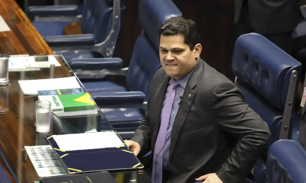 Nova reunião de líderes deve confirmar adiamento da PEC do fim da escala 6×1