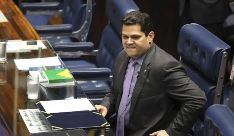 Nova reunião de líderes deve confirmar adiamento da PEC do fim da escala 6×1