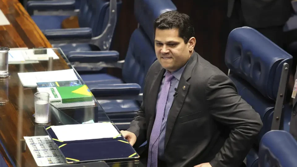 Nova reunião de líderes deve confirmar adiamento da PEC do fim da escala 6×1