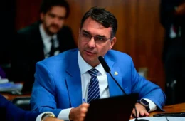 Flávio reforça ofensiva no Ceará antes de decisão do PL sobre apoio a Ciro Gomes