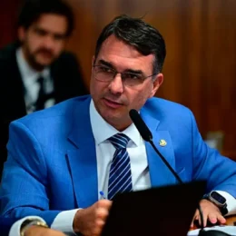 Flávio reforça ofensiva no Ceará antes de decisão do PL sobre apoio a Ciro Gomes