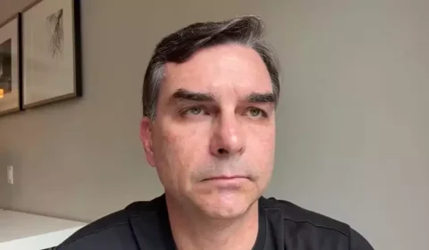 Fraude, alertas e e-mail aberto: o que se sabe sobre a falsa filiação de Flávio
