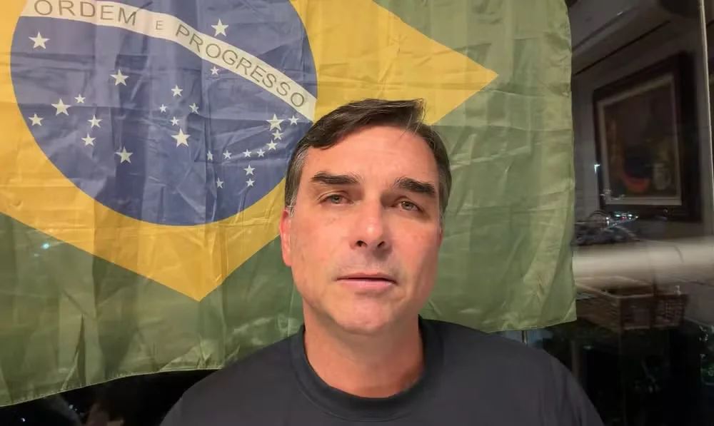 Fala de Flávio sobre urnas incomoda diplomatas, que veem potencial sobre eleição