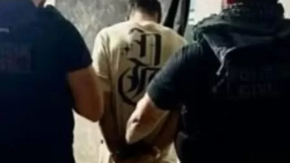 Homem filmado se masturbando em academia de condomínio na BA é preso
