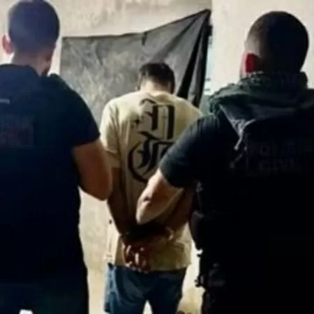 Homem filmado se masturbando em academia de condomínio na BA é preso