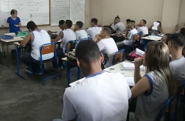 Professor no Estado do Rio de Janeiro: muito gasto, pouca educação