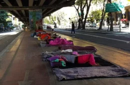 Tarcísio prometeu zerar população de rua, mas cadastro cresce 82% em São Paulo