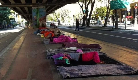 Tarcísio prometeu zerar população de rua, mas cadastro cresce 82% em São Paulo