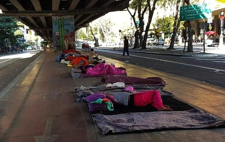 Tarcísio prometeu zerar população de rua, mas cadastro cresce 82% em São Paulo