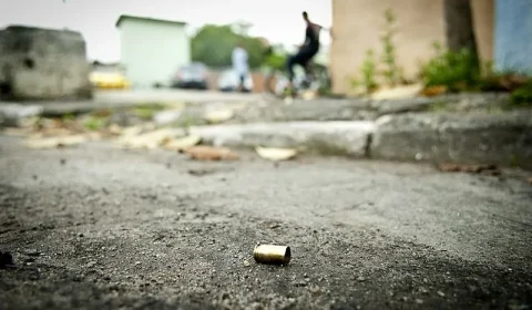 Mortes violentas no Brasil caem 8,4% em 2025 e chegam ao menor patamar em 14 anos