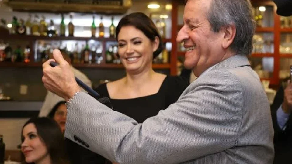 ‘Mulher arruma enguiço com 20’, diz Valdemar sobre extinção de ex-cargo de Michelle