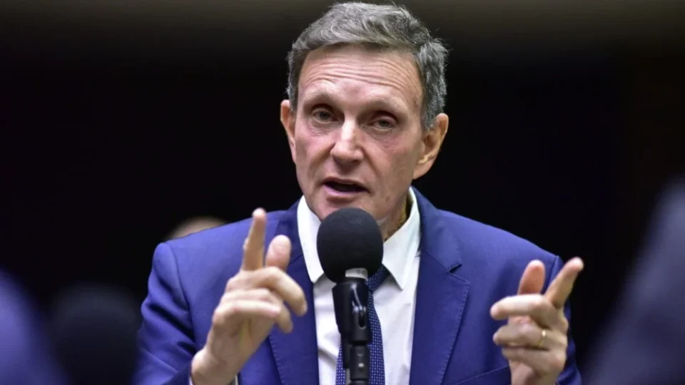 Mendonça suspende inelegibilidade de Crivella e abre caminho para disputa ao Senado no RJ