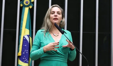 Comissão da Câmara aprova adicional de 5% na aposentadoria do INSS para mulher com filho