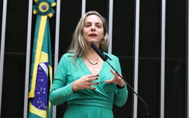 Comissão da Câmara aprova adicional de 5% na aposentadoria do INSS para mulher com filho