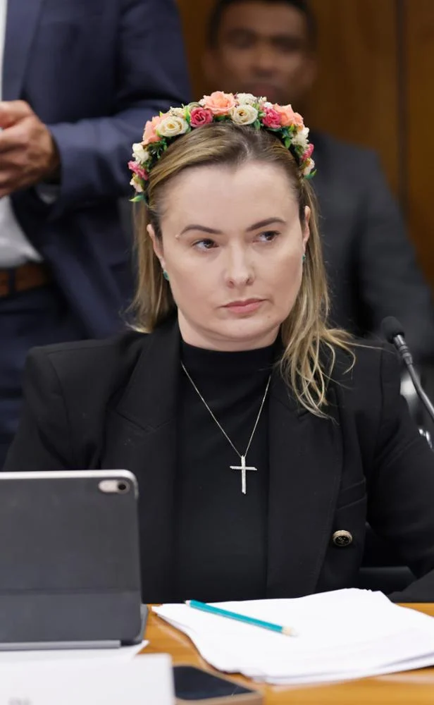 Julia Zanatta ignora investigação e repete ‘emenda do tiro’ para mesma cidade com clube de amigos