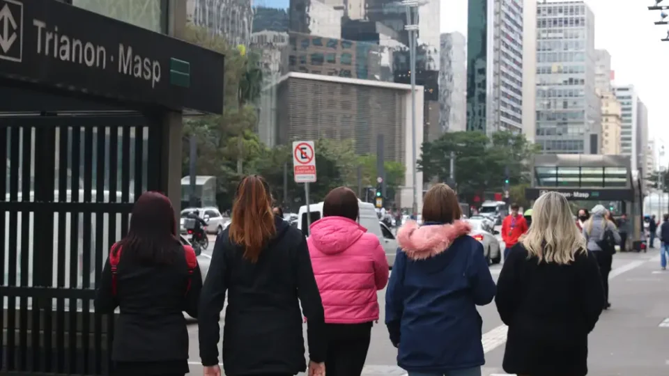 Frio avança no Centro-Sul e chuva fica restrita ao litoral e à Região Norte