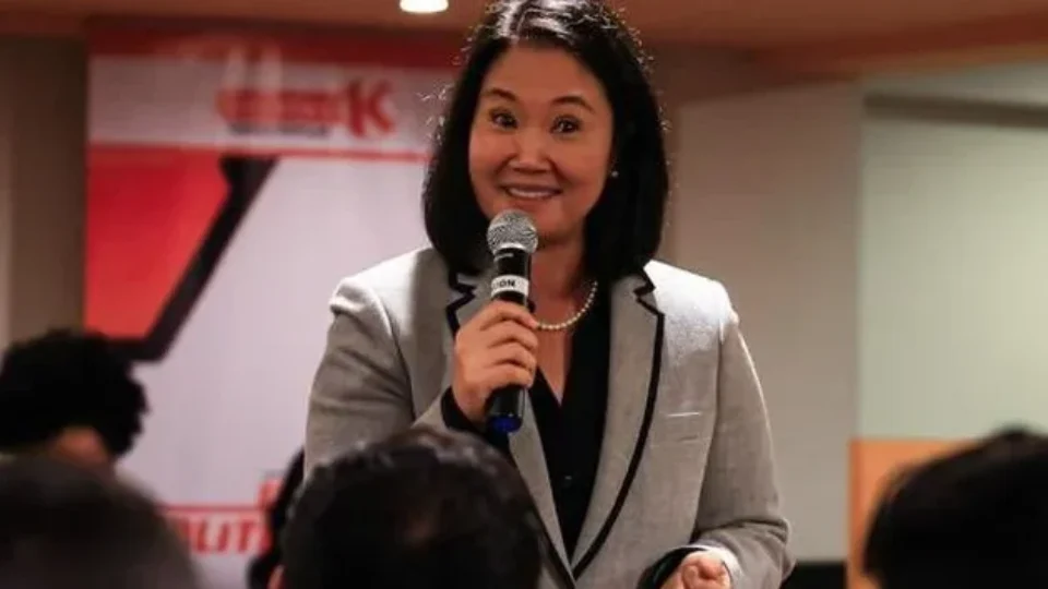 Justiça eleitoral proclama Keiko Fujimori como presidente eleita do Peru