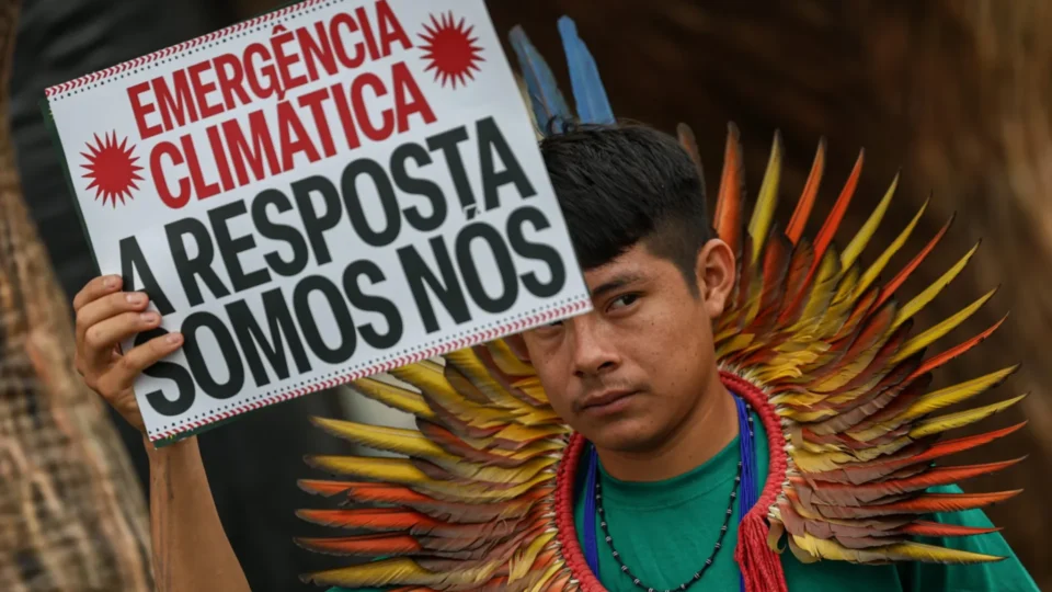 Estudo mostra que 100% dos indígenas já enfrentam impactos da crise climática