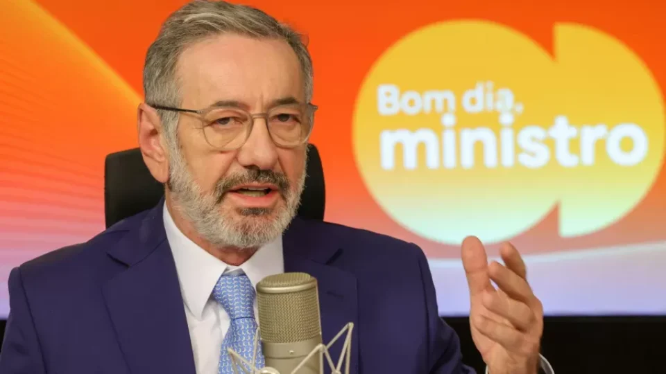 Brasil pedirá aos EUA redução de alíquotas e mais exceções ao tarifaço, diz ministro