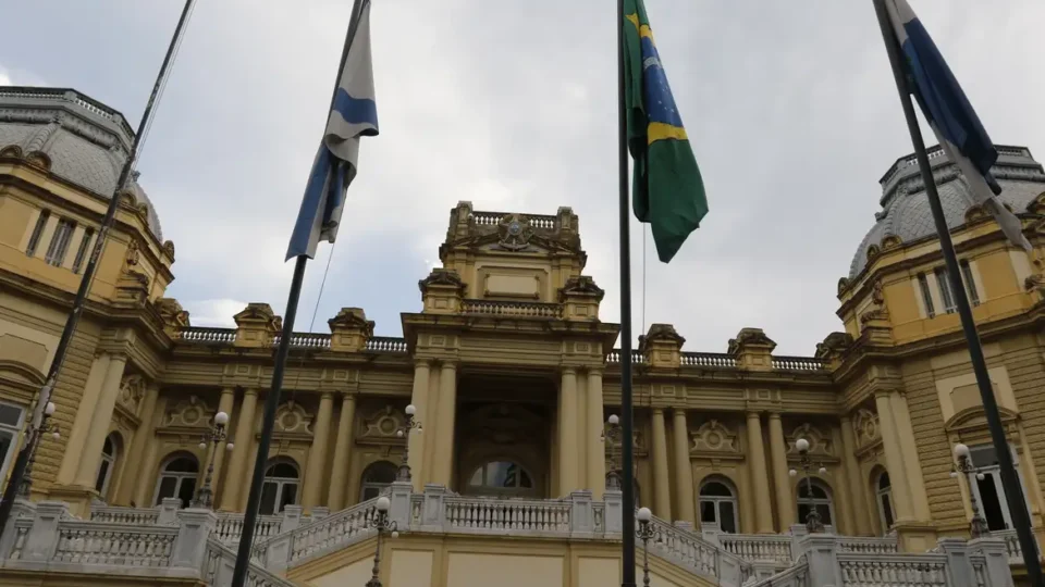 STF marca para 19 de agosto julgamento sobre sucessão no governo do RJ