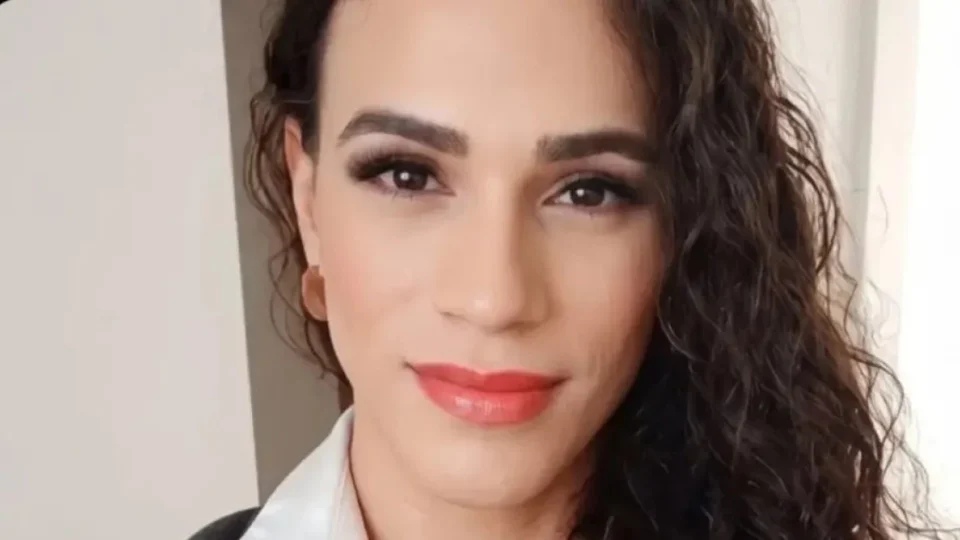 Primeira mulher trans a assumir cargo de promotora de Justiça no Brasil toma posse