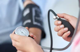Pressão alta: veja sete hábitos que podem ajudar a controlá-la e proteger o coração