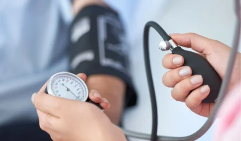 Pressão alta: veja sete hábitos que podem ajudar a controlá-la e proteger o coração