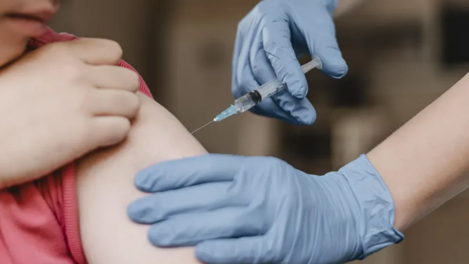 Acesso às vacinas é o maior desafio para melhorar as coberturas no país, diz Unicef