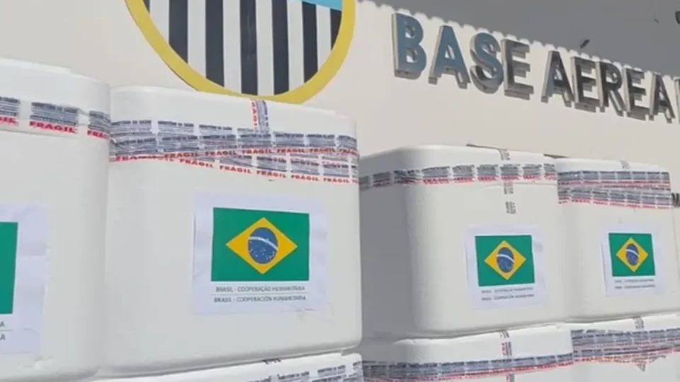 Brasil envia 690 mil doses de vacinas em ajuda à Venezuela