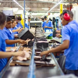 Setores afetados por tarifaço calculam perdas, preveem demissões e falam em reverter medida