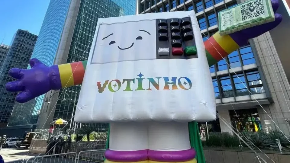 Partido de Tarcísio aciona TRE contra campanha da Parada LGBT na Paulista