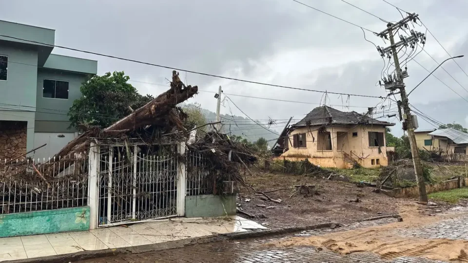 Tempestades e risco de inundações voltam ao Rio Grande do Sul