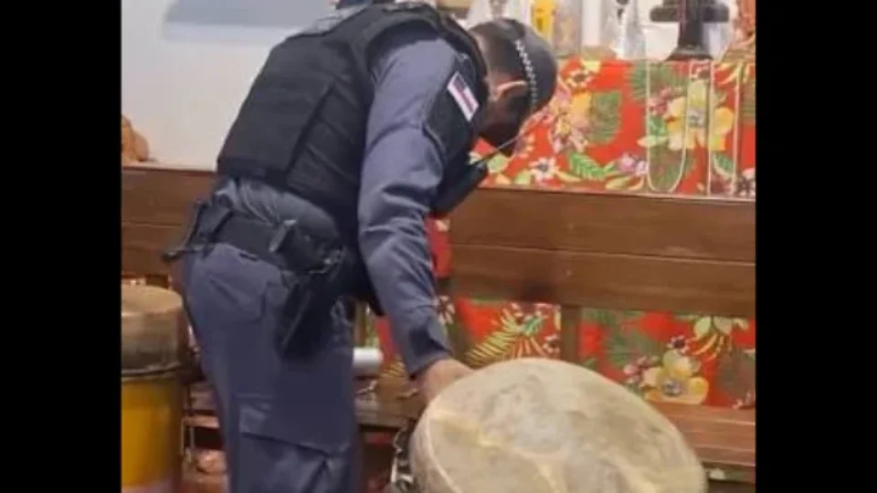 Atabaques apreendidos pela PM em Manaus