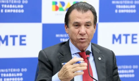 Ministro defende proibir bets no Brasil para conter adoecimento no trabalho